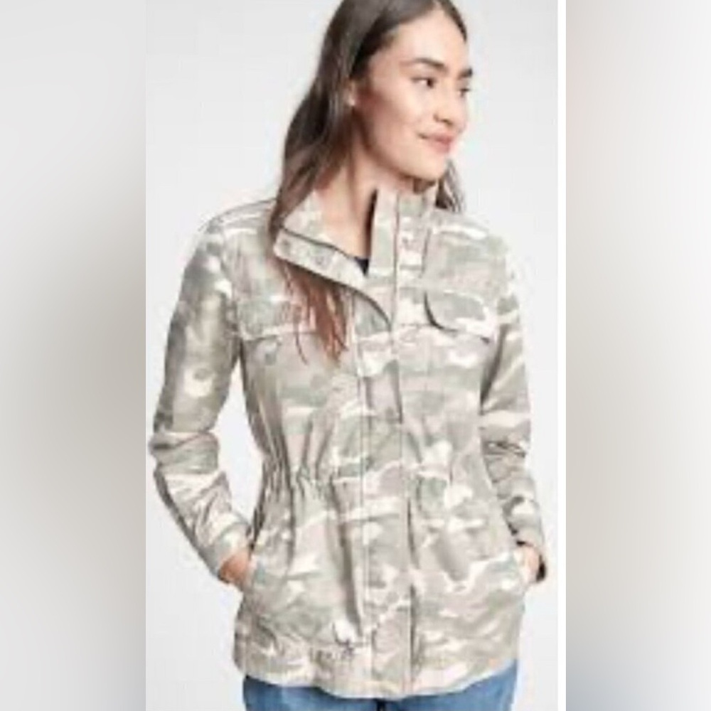 GAP Core Utility Jacket Light Camo Pockets Drawstring Waist Size M Casual NWT